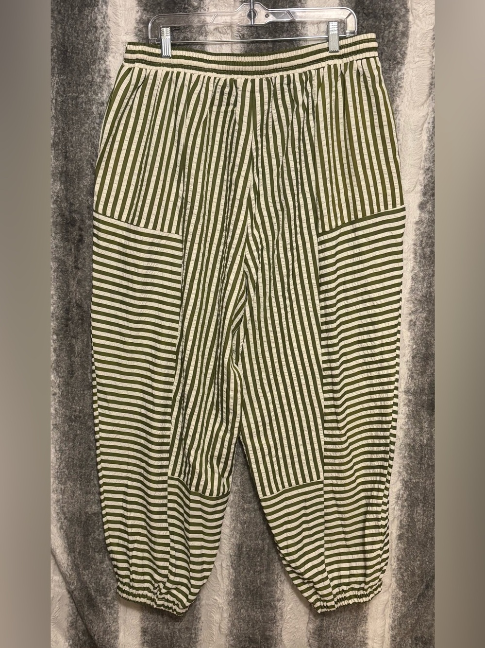 BloomChic Striped Olive Green Drawstring Jogger Pants size 1X(14-16) - Picture 14 of 16